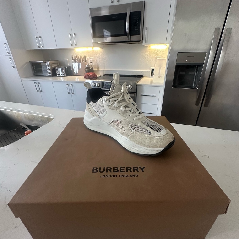 Burberry Cream and White Mens Sneakers - Picture 5 of 6